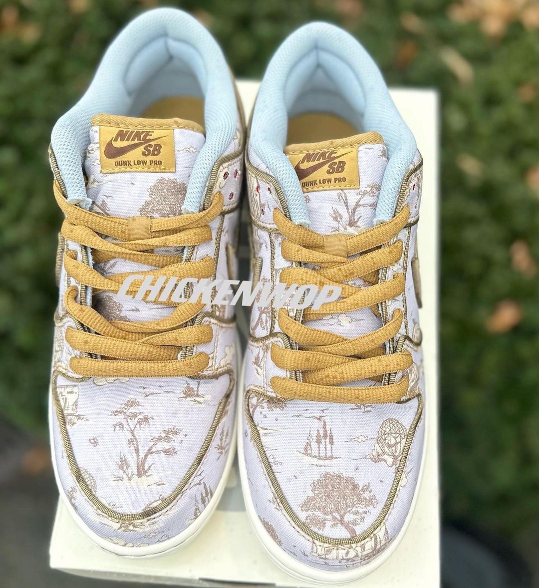 【2024年 5/17 発売】NIKE SB DUNK LOW PRO PREMIUM “Football Grey/Coconut Milk” (ナイキ エスビー ダンク ロー プロ プレミアム “フットボールグレー/ココナッツミルク”) [FN5880-001]