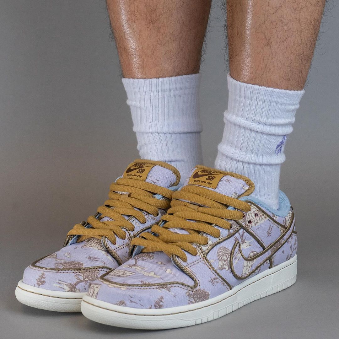 【2024年 5/17 発売】NIKE SB DUNK LOW PRO PREMIUM “Football Grey/Coconut Milk” (ナイキ エスビー ダンク ロー プロ プレミアム “フットボールグレー/ココナッツミルク”) [FN5880-001]