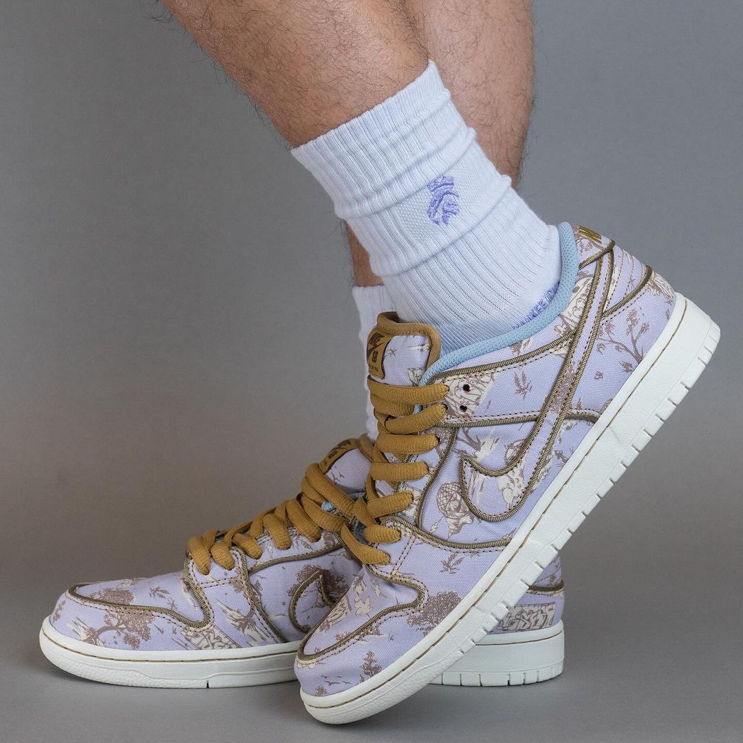 【2024年 5/17 発売】NIKE SB DUNK LOW PRO PREMIUM “Football Grey/Coconut Milk” (ナイキ エスビー ダンク ロー プロ プレミアム “フットボールグレー/ココナッツミルク”) [FN5880-001]