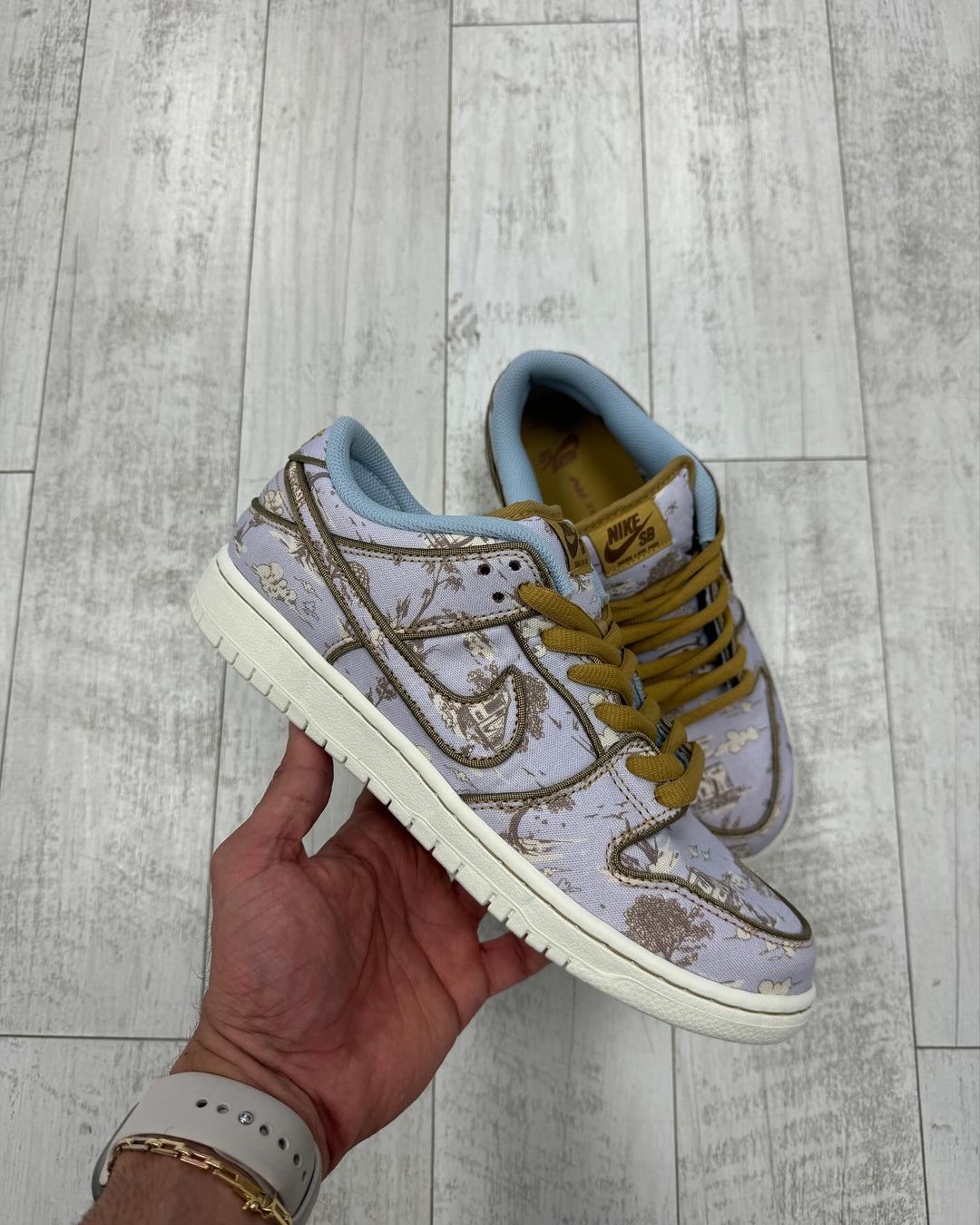 【2024年 5/17 発売】NIKE SB DUNK LOW PRO PREMIUM “Football Grey/Coconut Milk” (ナイキ エスビー ダンク ロー プロ プレミアム “フットボールグレー/ココナッツミルク”) [FN5880-001]