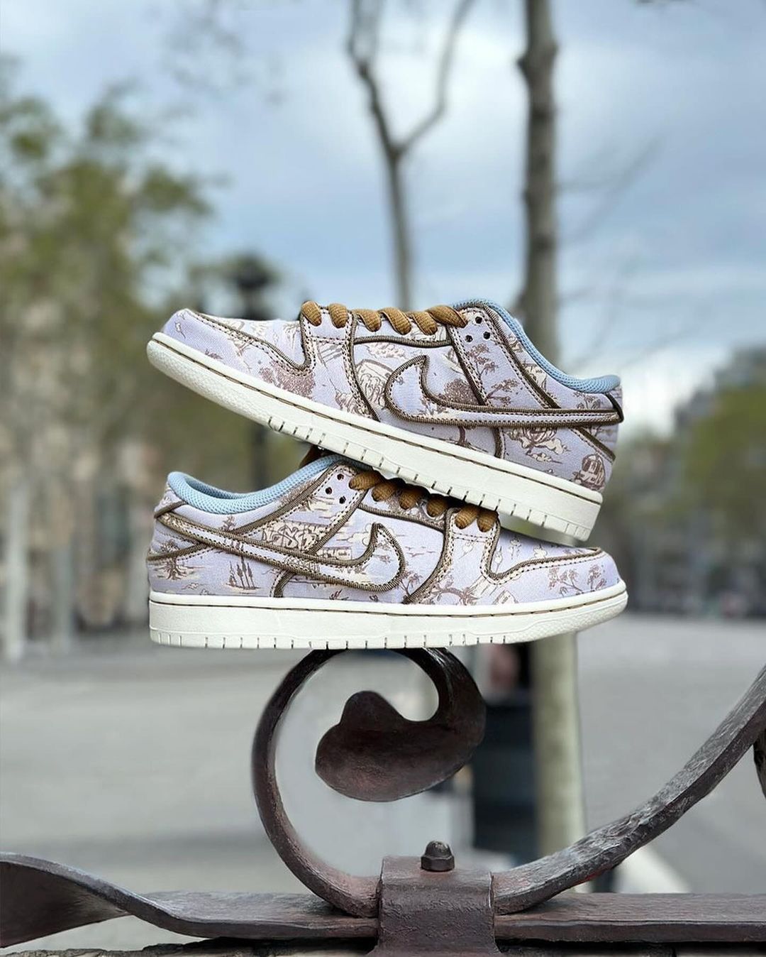 【2024年 5/17 発売】NIKE SB DUNK LOW PRO PREMIUM “Football Grey/Coconut Milk” (ナイキ エスビー ダンク ロー プロ プレミアム “フットボールグレー/ココナッツミルク”) [FN5880-001]