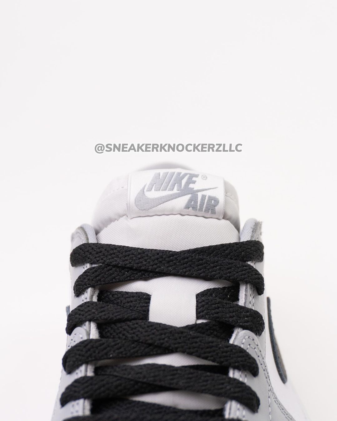 【国内 2024年 8/24 発売】ナイキ エア ジョーダン 1 ロー OG “バロンズ/ウルフグレー” (NIKE AIR JORDAN 1 LOW OG “Barons/Wolf Grey”) [CZ0790-110]