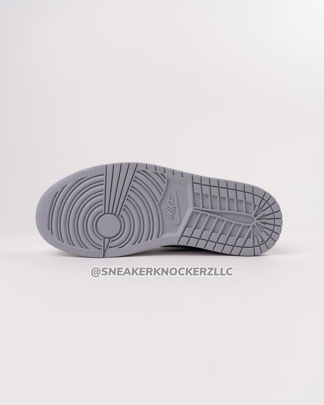 【国内 2024年 8/24 発売】ナイキ エア ジョーダン 1 ロー OG “バロンズ/ウルフグレー” (NIKE AIR JORDAN 1 LOW OG “Barons/Wolf Grey”) [CZ0790-110]