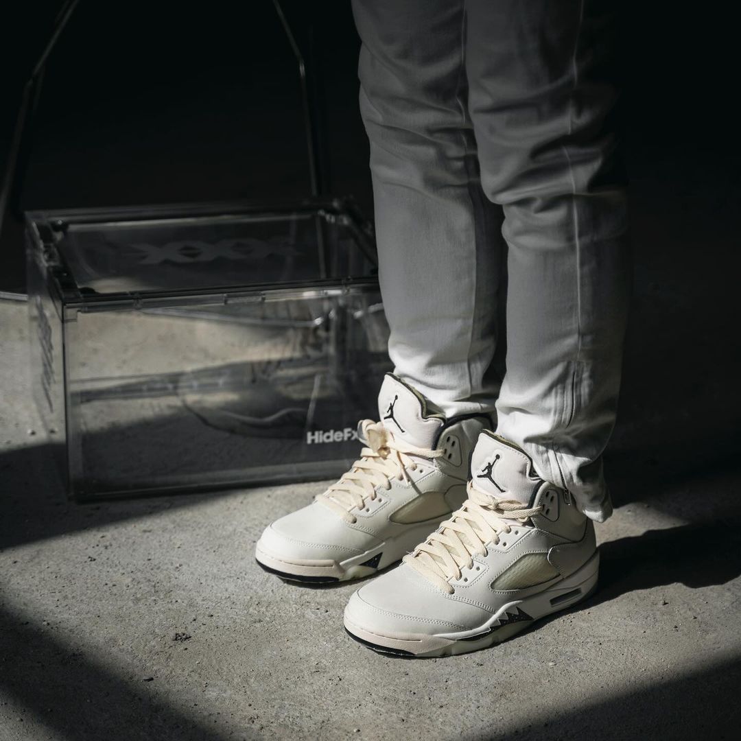 【2024年 8/10 発売】ナイキ エア ジョーダン 5 レトロ “ホワイト/ブラック” (NIKE AIR JORDAN 5 RETRO “White/Black”) [DD0587-110]