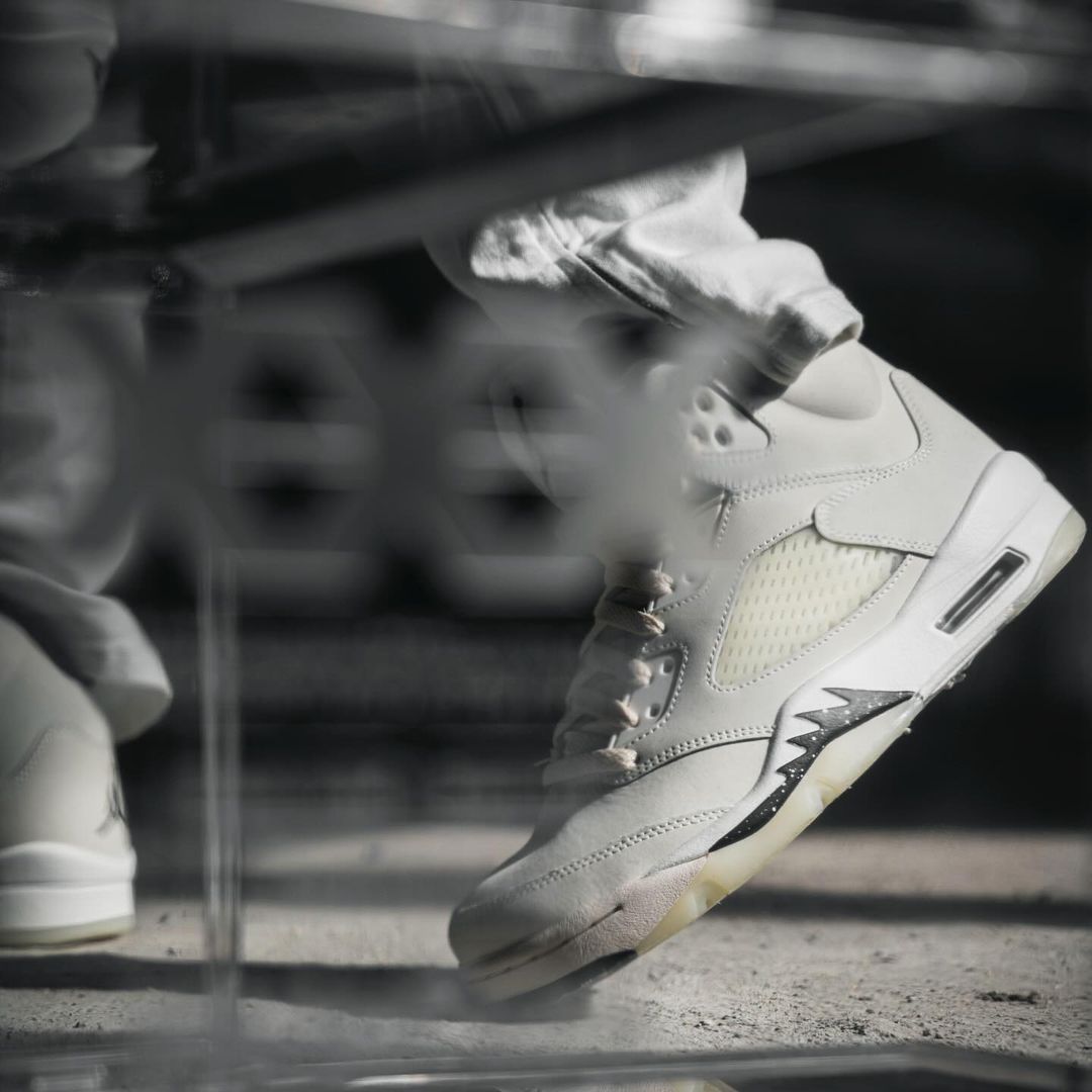 【2024年 8/10 発売】ナイキ エア ジョーダン 5 レトロ “ホワイト/ブラック” (NIKE AIR JORDAN 5 RETRO “White/Black”) [DD0587-110]