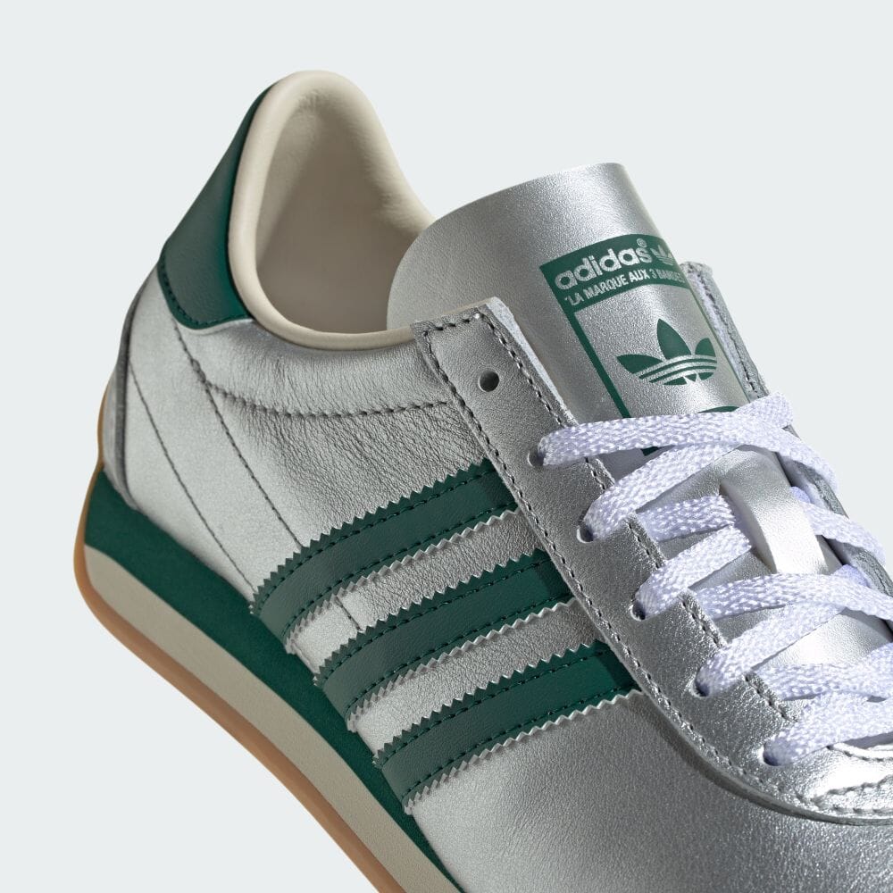 【2024年 リストック】adidas Originals COUNTRY OG “Silver Metallic/College Green” (アディダス オリジナルス カントリー OG “シルバーメタリック/カレッジグリーン”) [IE8412]