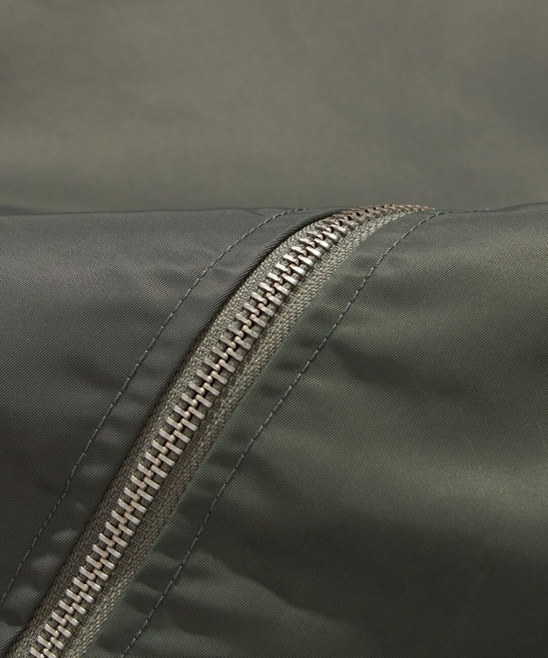 BEAMSからクレイジーパターン仕様のMA-1タイプフライトジャケットが1月下旬発売 (ビームス)