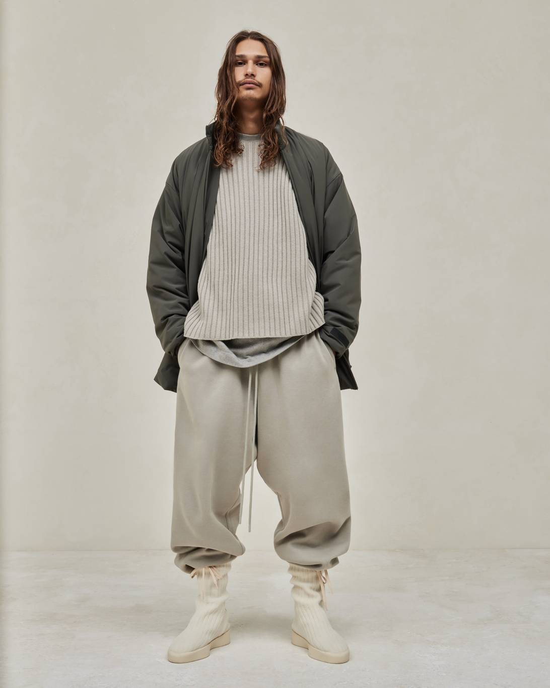 【2/14、2/16 発売】FEAR OF GOD ESSENTIALS 2024 WINTER (フィア オブ ゴッド エッセンシャルズ 2024年 冬/ウィンター)