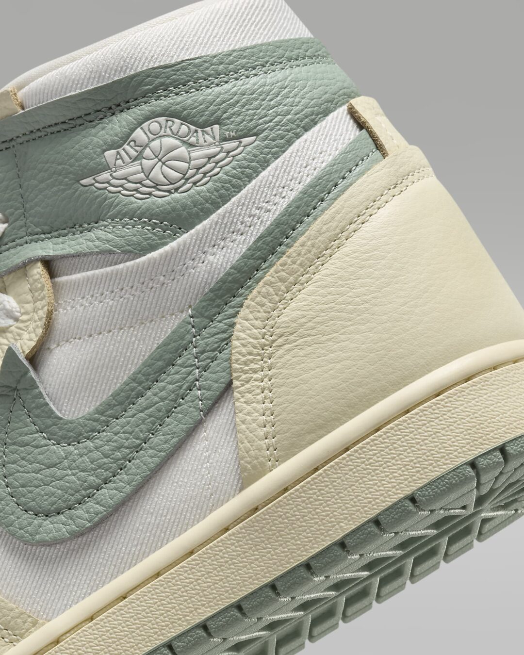 【2024年 4/1 発売】ナイキ ウィメンズ エア ジョーダン 1 ハイ MM “レジェンドサンド/ジェイドスモーク” (NIKE WMNS AIR JORDAN 1 HIGH MM “Legend Sand/Jade Smoke”) [FB9891-104]