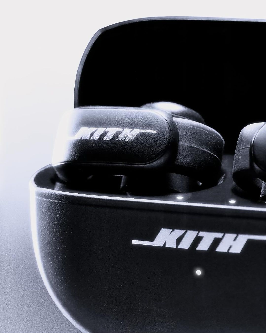 【Kith for Bose Ultra Open Earbuds】KITH MONDAY PROGRAM 2024年 1/22 発売 (キス ボーズ ウルトラ オープン イヤホン ヘッドホン)