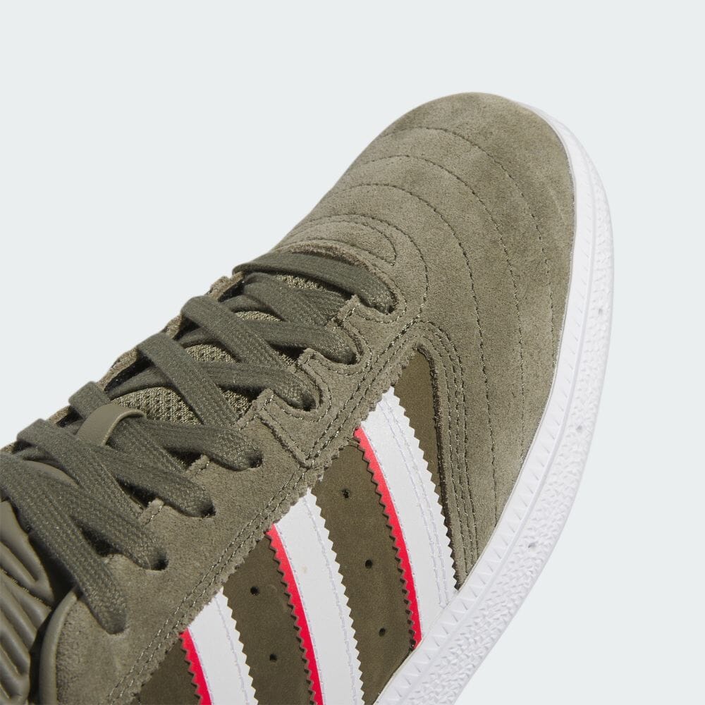 【国内 1/20 発売】アディダス オリジナルス ブセニッツ “オリーブストレータ/レッド” (adidas Originals BUSENITZ “Olive Strata/Red”) [ID3370]