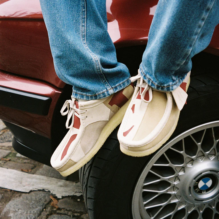 【2024年 2/29 発売】Clarks x Franck Pellegrino Wallabee “Red Combi” (クラークス フランク・ペレグリノ ワラビー)