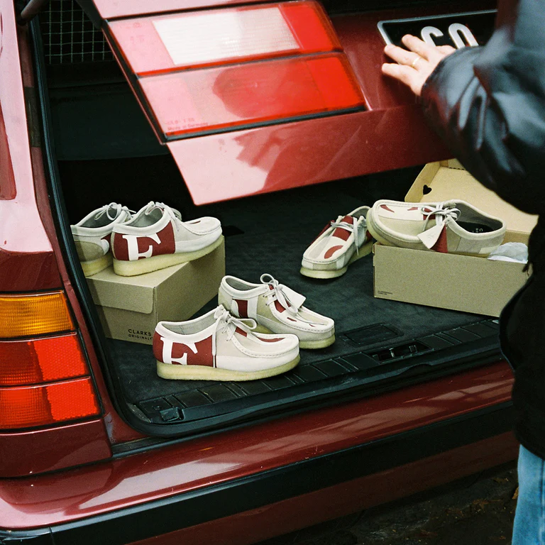 【2024年 2/29 発売】Clarks x Franck Pellegrino Wallabee “Red Combi” (クラークス フランク・ペレグリノ ワラビー)