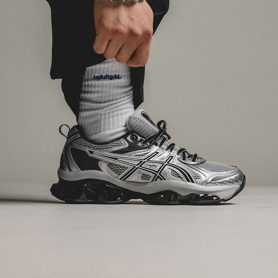 【2024年 2/29 発売】ASICS GEL-QUANTUM KINETIC “Mid Grey/Light Graphite/Dark Indigo” (アシックス ゲルクォンタム キネティック) [1203A270.022/1203A270.023/1203A270.202]