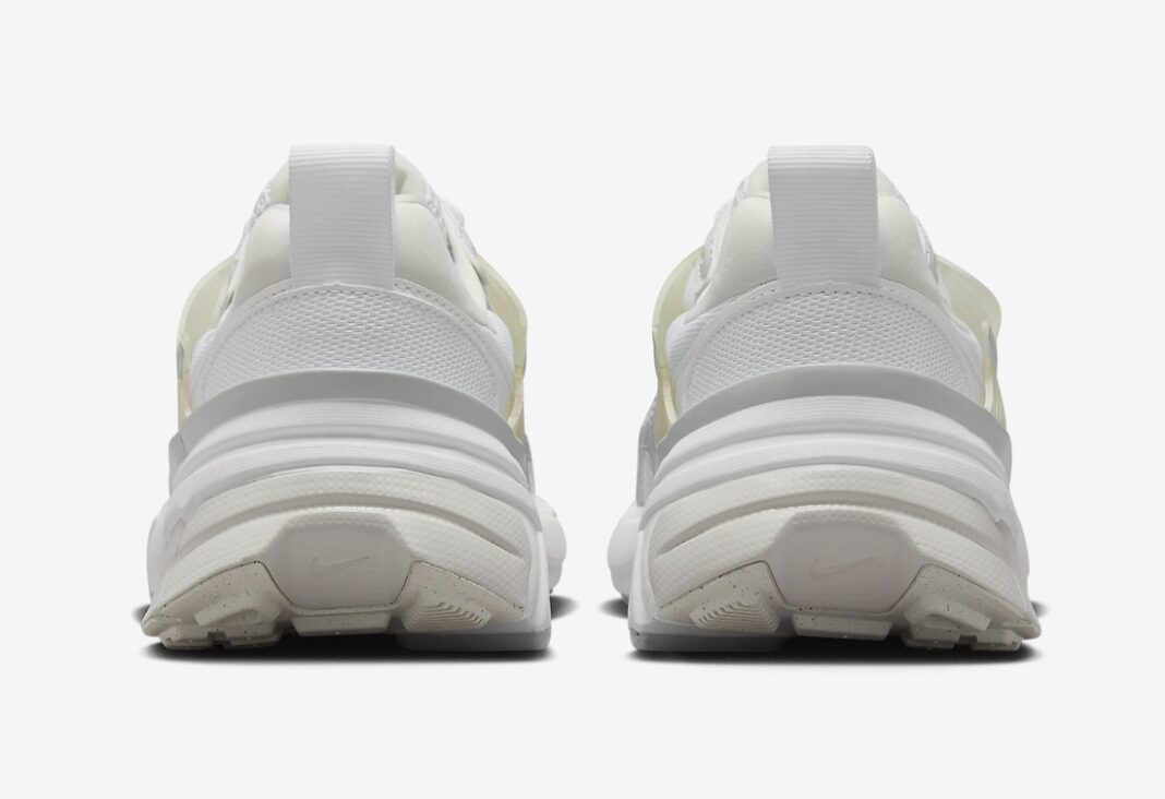 【2024年 3/18 発売予定】NIKE WMNS V2K RUN “Metallic Silver/White” (ナイキ ウィメンズ ヴィツーケー “メタリックシルバー/ホワイト”) [FD0736-104]