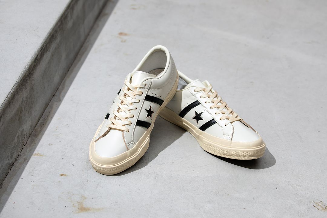 【国内 1/19 発売】履き込まれたような柔らかさのある上質なスムースレザーを採用した CONVERSE STAR&BARS US LEATHER “White/Black” (コンバース スター＆バーズ US レザー "ホワイト/ブラック”)