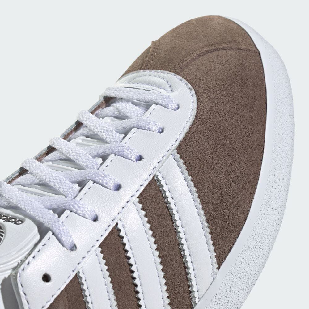 【国内 1/26 発売】アディダス オリジナルス ガゼル 85 “アースストレータ/ホワイト” (adidas Originals GAZELLE 85 “Earth Straightener/White”) [IG6220]