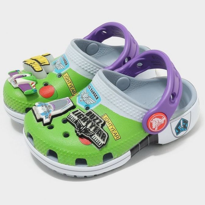 ウッディ&バズ・ライトイヤー × クロックス クラシッククロッグが2024年 2/22 発売 (Crocs Classic Clog Toy Story Woody/Buzz Lightyear)