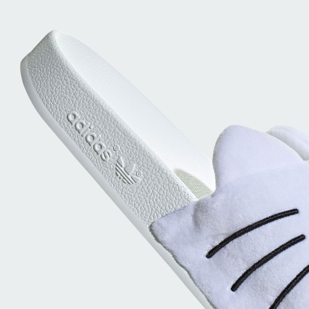 【国内 1/8 発売】ハローキティ × アディダス オリジナルス アディレッタ サンダル (adidas Originals × HELLO KITTY ADILETTE SLIDES) [IG8419]