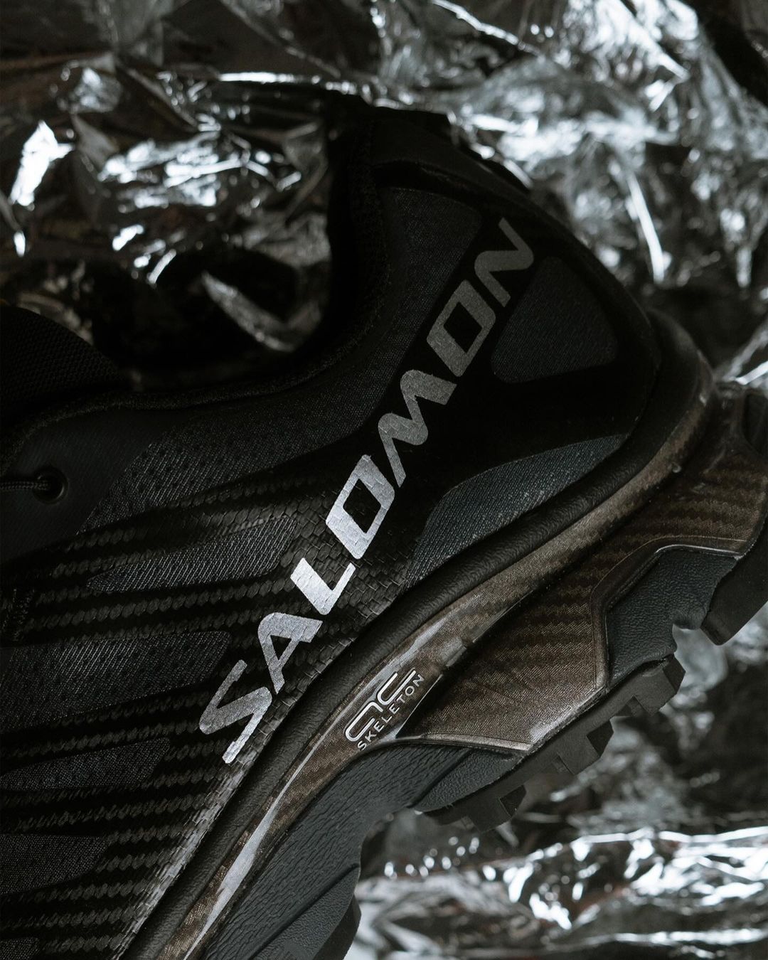 【2024年 1/22 リストック】SALOMON XT-4 OG “BLACK/WHITE” (サロモン) [L47132900/L47133000]