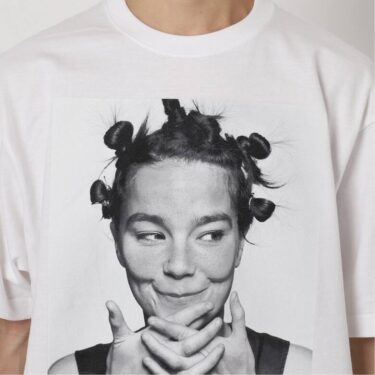 【2024年 4月上旬発売】Bjork By Jann Lipka × JOURNAL STANDARD プリントTEE (ジャーナルスタンダード ビヨーク)