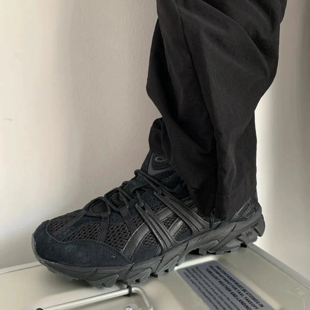 【国内 2/8 発売】ASICS GEL-SONOMA 15-50 “Triple Black” (アシックス ゲルソノマ “トリプルブラック”) [1201A438.001]