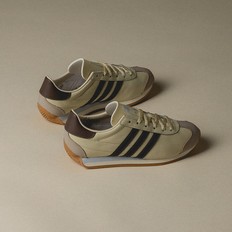 【2024年 3/1 発売】adidas Originals COUNTRY OG “Sand/Earth Strata/Wonder Beige” (アディダス オリジナルス カントリー OG “サンド/アース/ベージュ”) [IE8611]