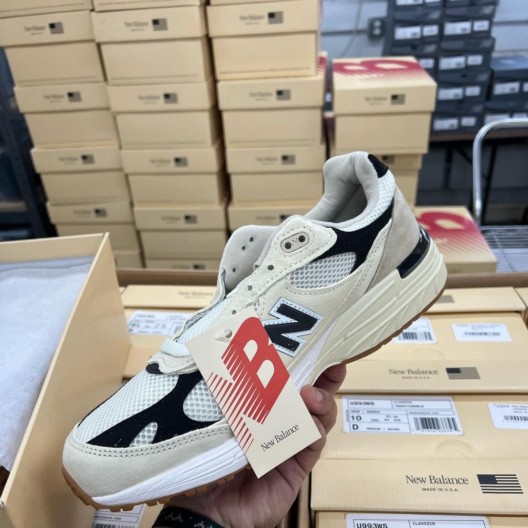 【2024年 5/30 発売】New Balance U993 WS “Sea Salt/Black” Made in USA (ニューバランス メイドインUSA) [U993WS]