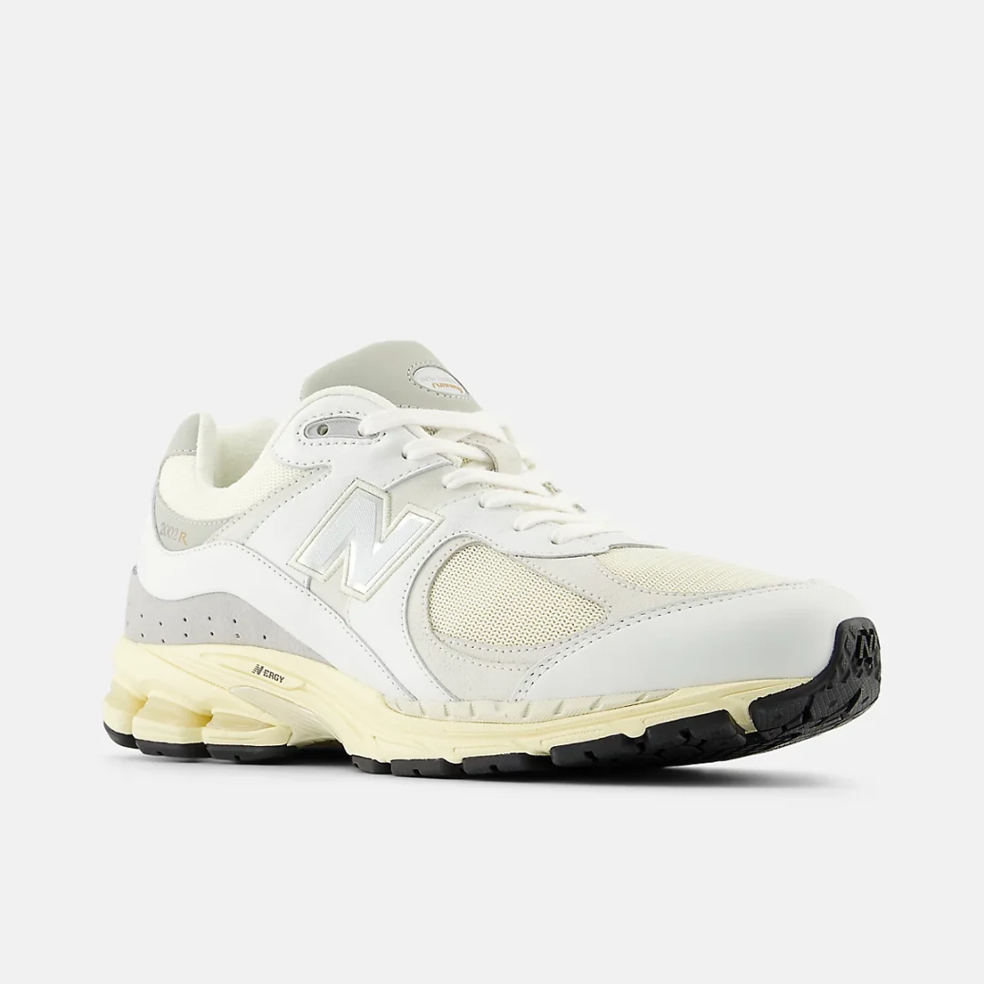 【2024年 2/9 発売】New Balance M2002 RIA “White/Gold Metallic” (ニューバランス) [M2002RIA]