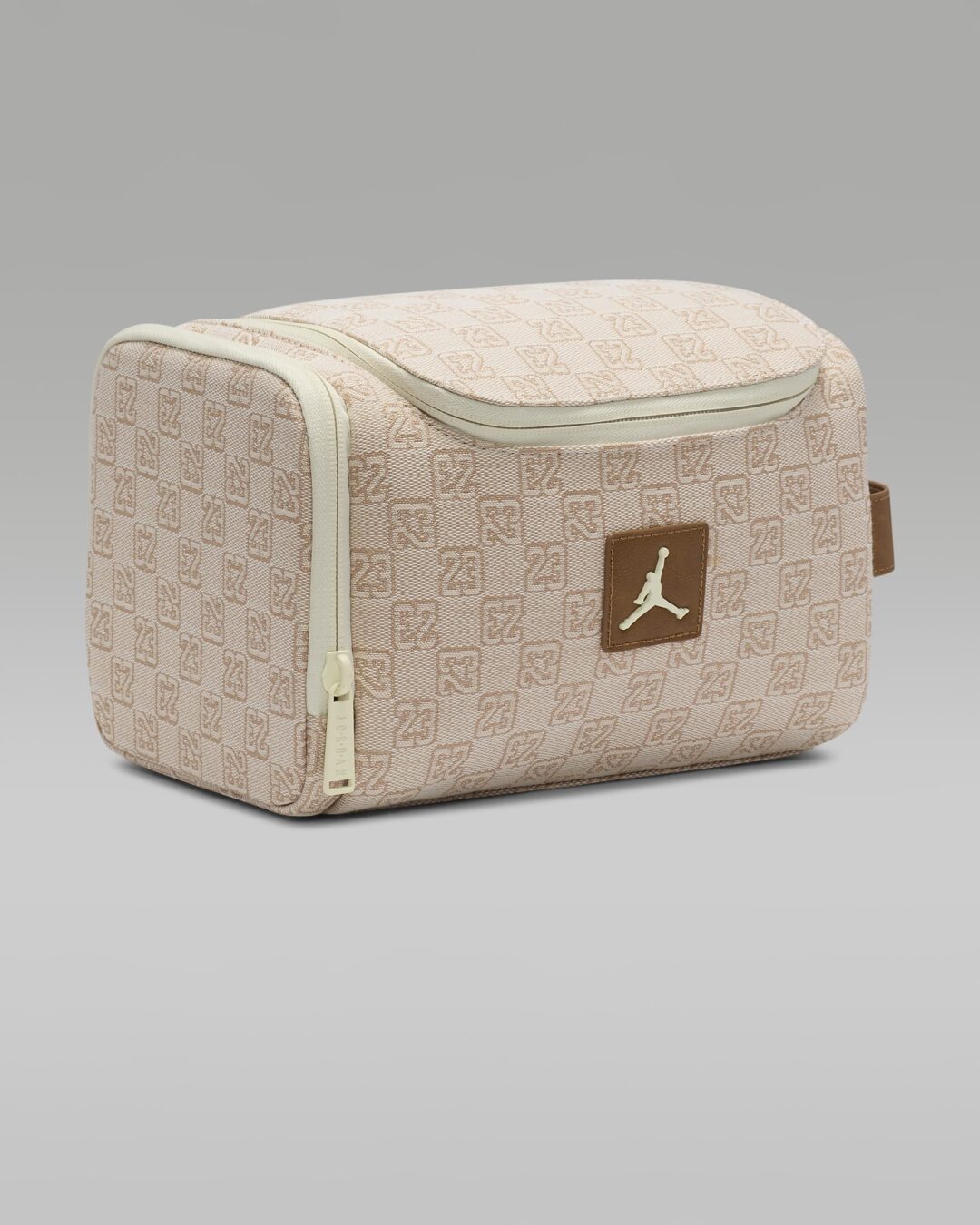 ジョーダンモノグラムを使用した「JORDAN BRAND MONOGRAM BAG COLLECTION “Coconut Milk”」が発売 (NIKE ナイキ ジョーダン モノグラム バッグ)