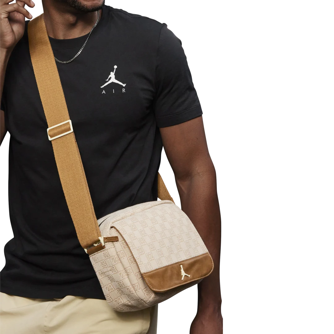 ジョーダンモノグラムを使用した「JORDAN BRAND MONOGRAM BAG COLLECTION “Coconut Milk”」が発売 (NIKE ナイキ ジョーダン モノグラム バッグ)