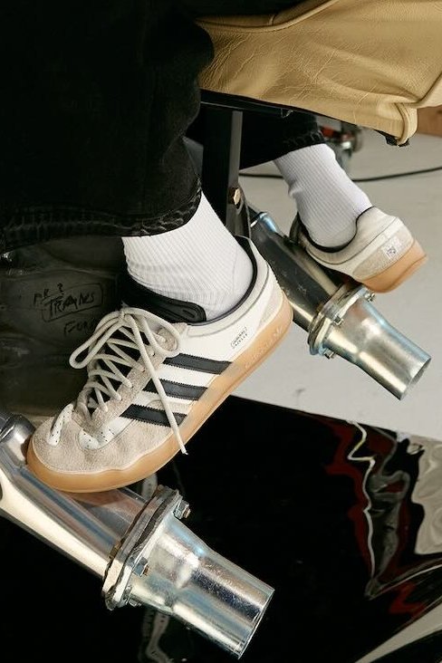 【国内 2024年 9/21 発売】BAD BUNNY × adidas Originals GAZELLE INDOOR (バッドバニー アディダス オリジナルス ガゼル インドア) [IF9735]