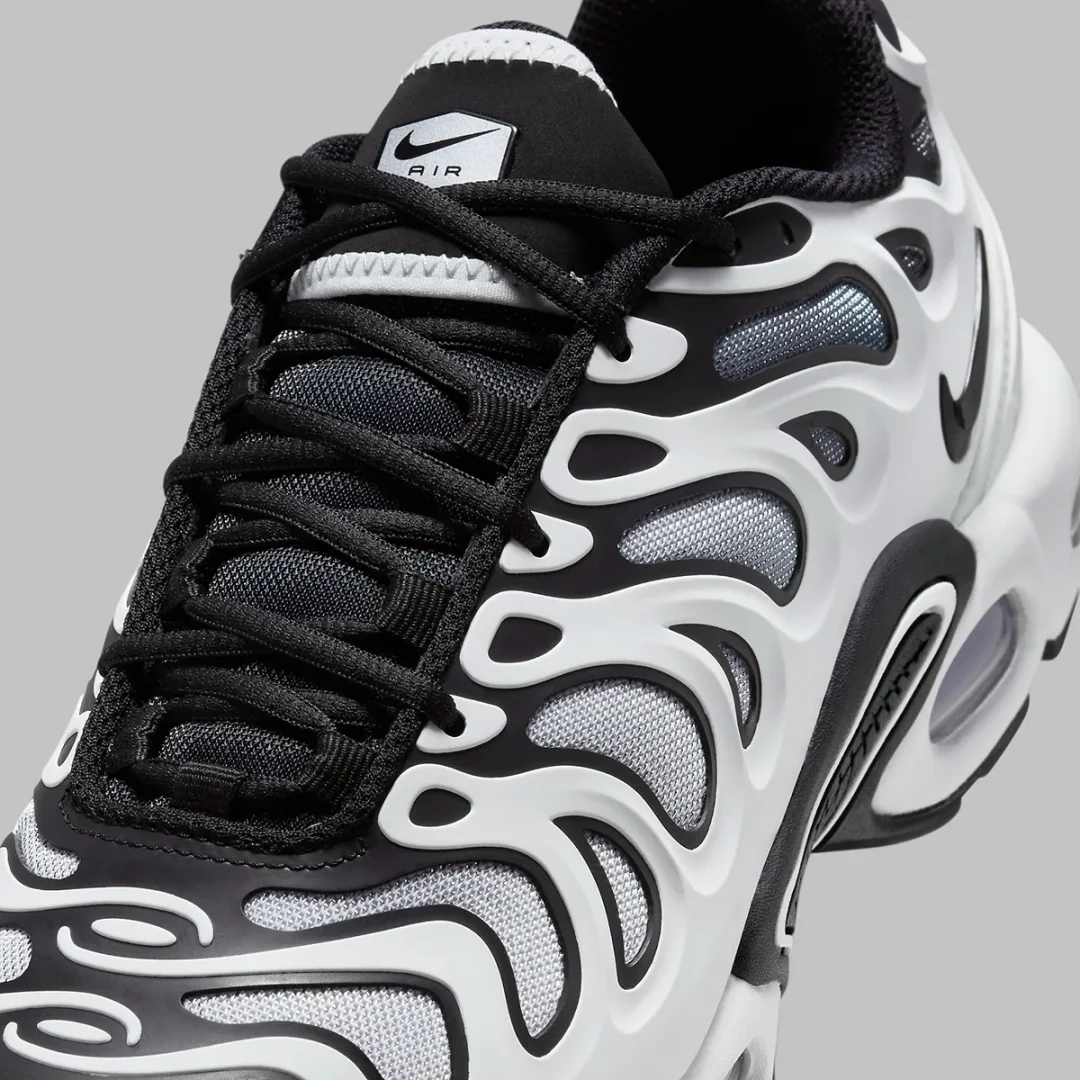 【2024年 4/18 発売】NIKE AIR MAX PLUS DRIFT “White/Metallic Silver/Black” (ナイキ エア マックス プラス ドリフト “ホワイト/メタリックシルバー/ブラック”) [FD4290-101]