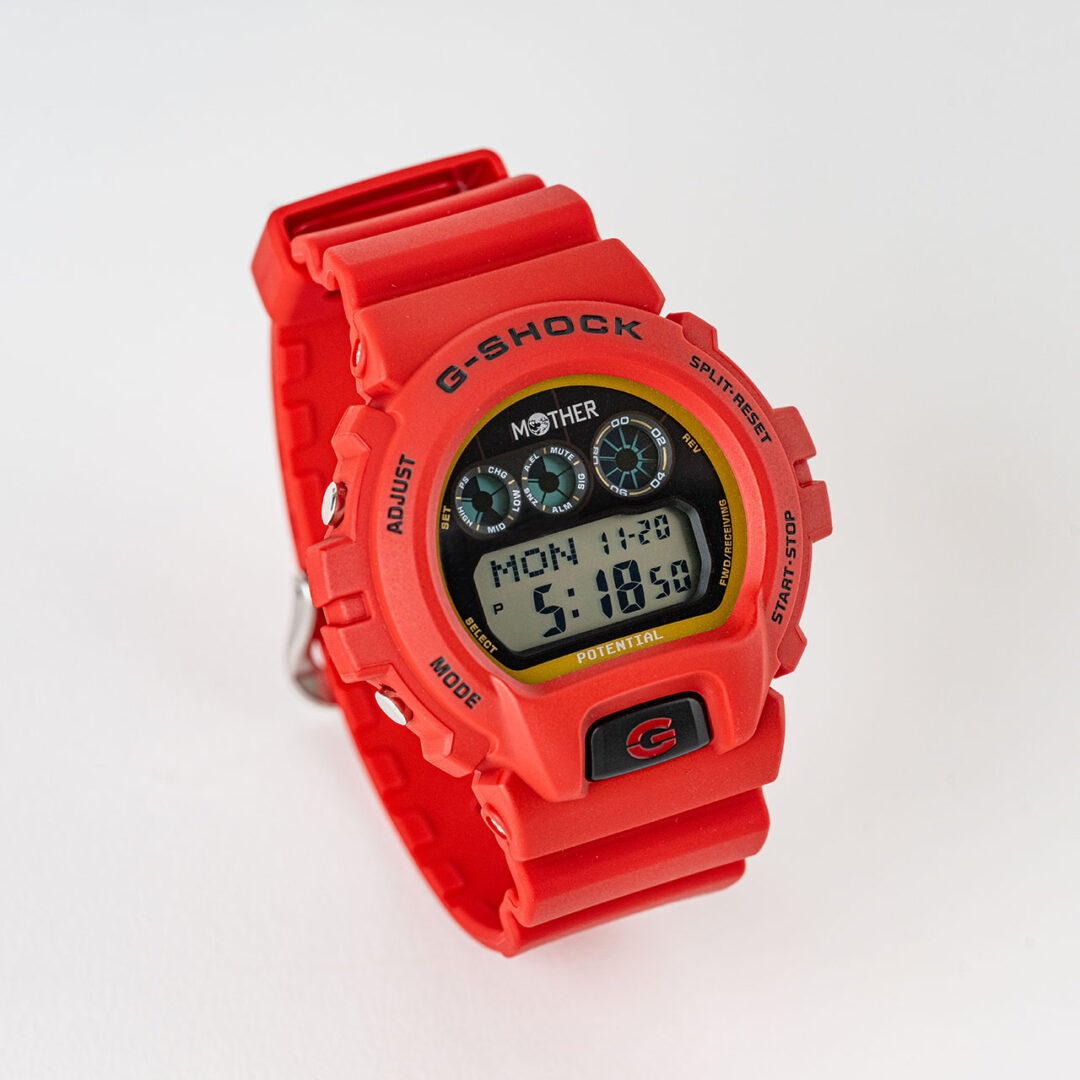 RPGゲーム「MOTHER」× G-SHOCK コラボ第2弾「マザーレッドのGW-6900」が抽選販売 (マザー Gショック ジーショック)