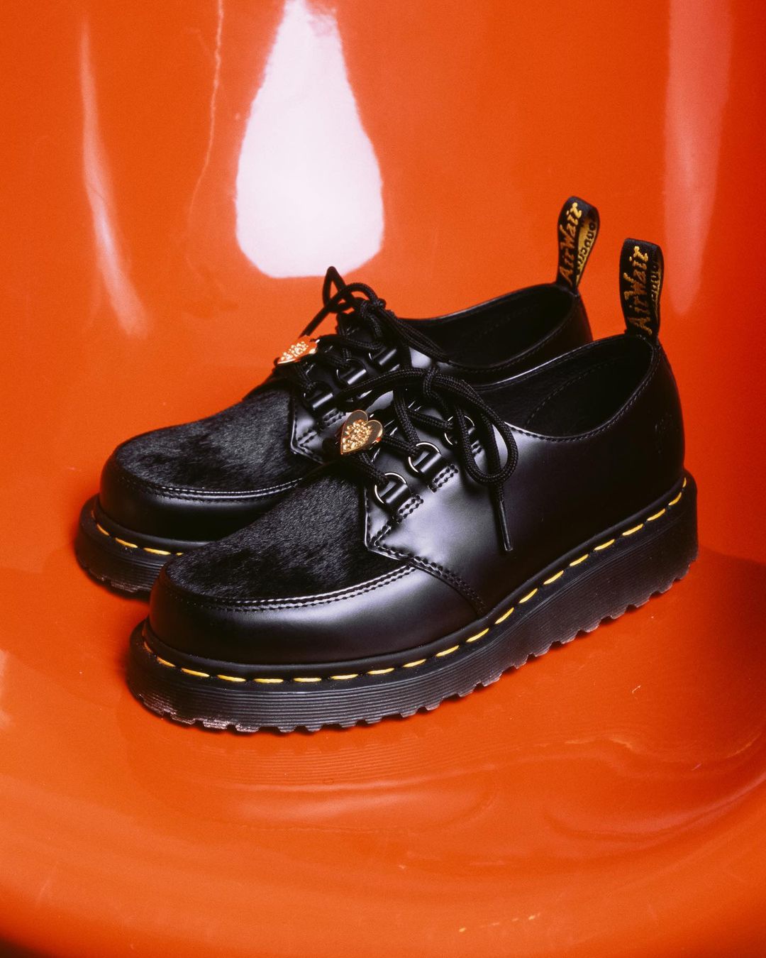 【2024年 2/29、3/1 発売】Dr. Martens x Girls Don’t Cry コラボレーション (ドクターマーチン ガールズ ドント クライ)