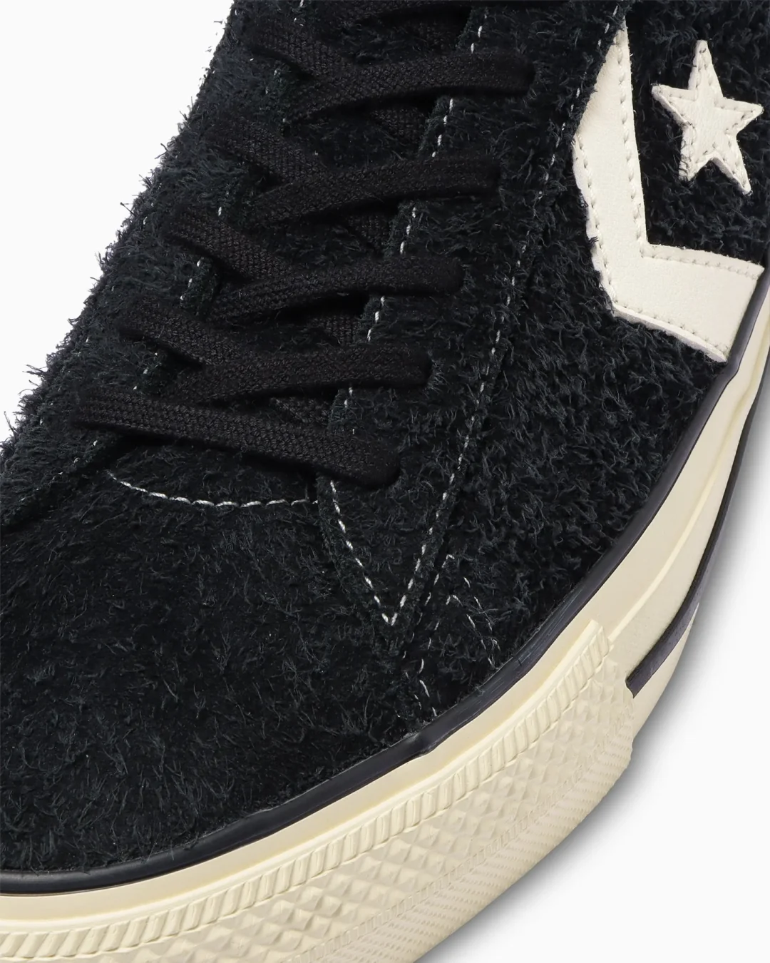 【2024年 2/16 発売】アッパーに毛足の長いスエードを採用した CONVERSE PRORIDE SK BS OX + “Black/White” (コンバース プロライド SK BS OX + “ブラック/ホワイト”)