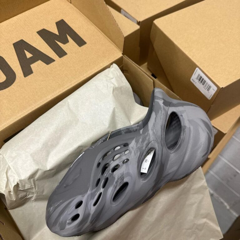 2024年 3/15 発売】adidas Originals YEEZY FOAM RUNNER “MX