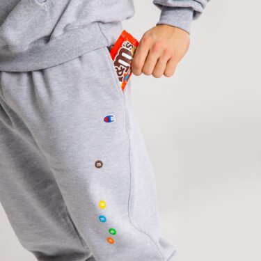 M&M’s × Champion コラボレーション (エムアンドエムズ チャンピオン)