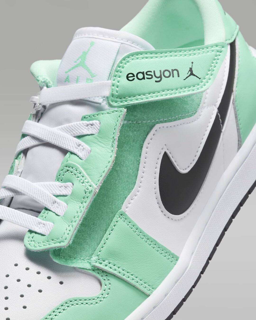 【海外発売】ナイキ エア ジョーダン 1 ロー フライイーズ “ホワイト/グローグリーン” (NIKE AIR JORDAN 1 LOW FLYEASE “White/Green Glow”) [DM1206-131]