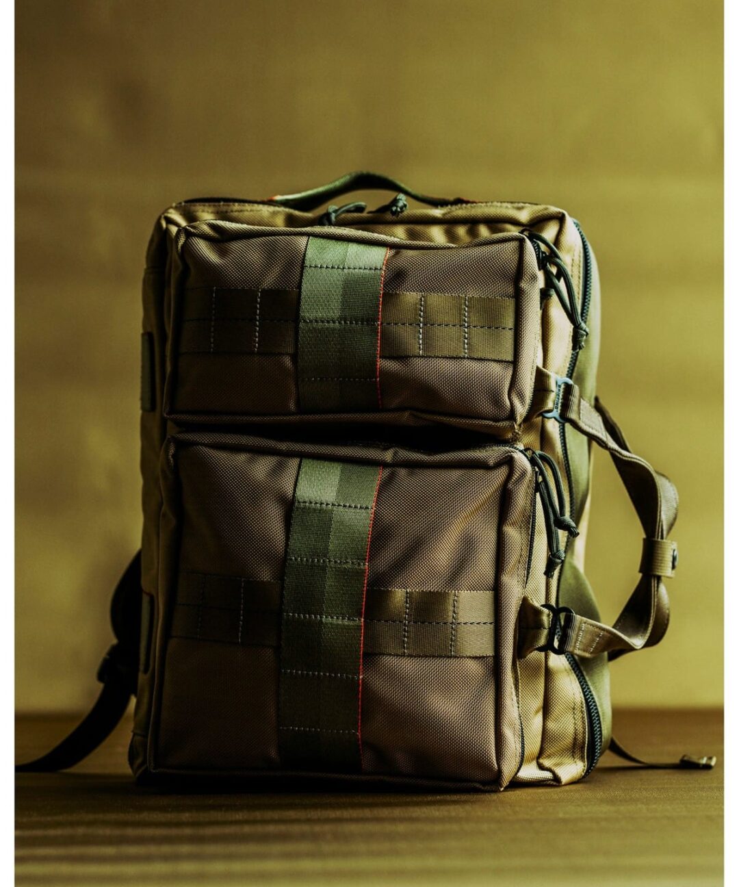 BRIEFING × BEAMS PLUS / 別注 3WAY BAG KHAKI & FLEET MESSENGER BAG KHAKI が発売 (ブリーフィング ビームス プラス)