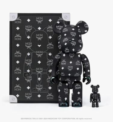 【2024年 3/13 発売】MCM × BE@RBRICK WHITE BLACK Ver. 100% & 400% (エムシーエム ベアブリック ブラック)