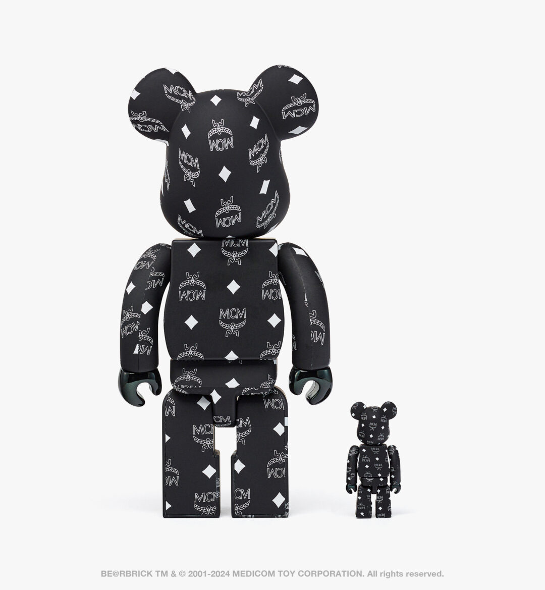 【2024年 3/13 発売】MCM × BE@RBRICK BLACK Ver. 100% & 400% (エムシーエム ベアブリック ブラック)