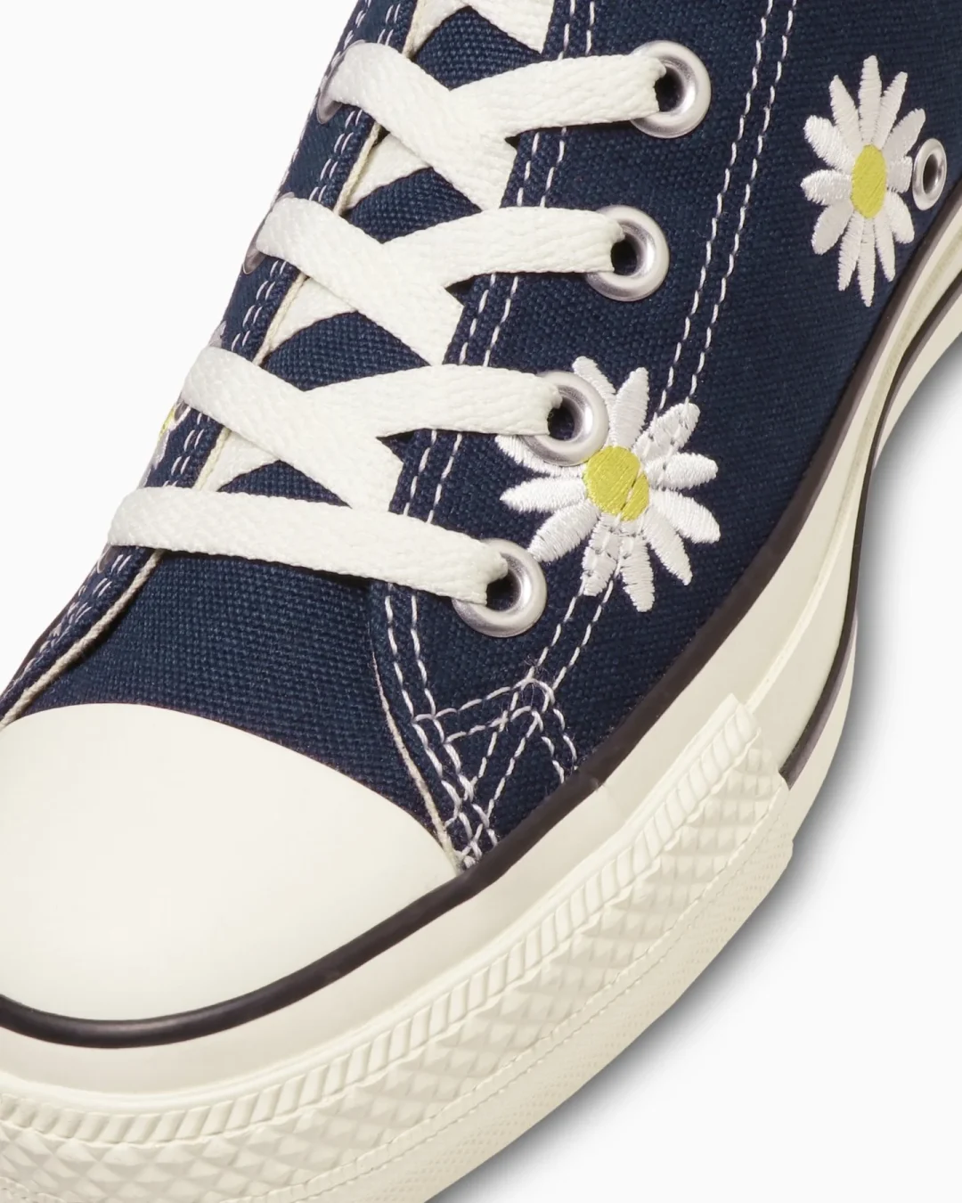 【2024年 3/8 発売】デイジーの刺繍を施した CONVERSE ALL STAR (R) DAISYFLOWER HI (コンバース オールスター デイジーフラワー)