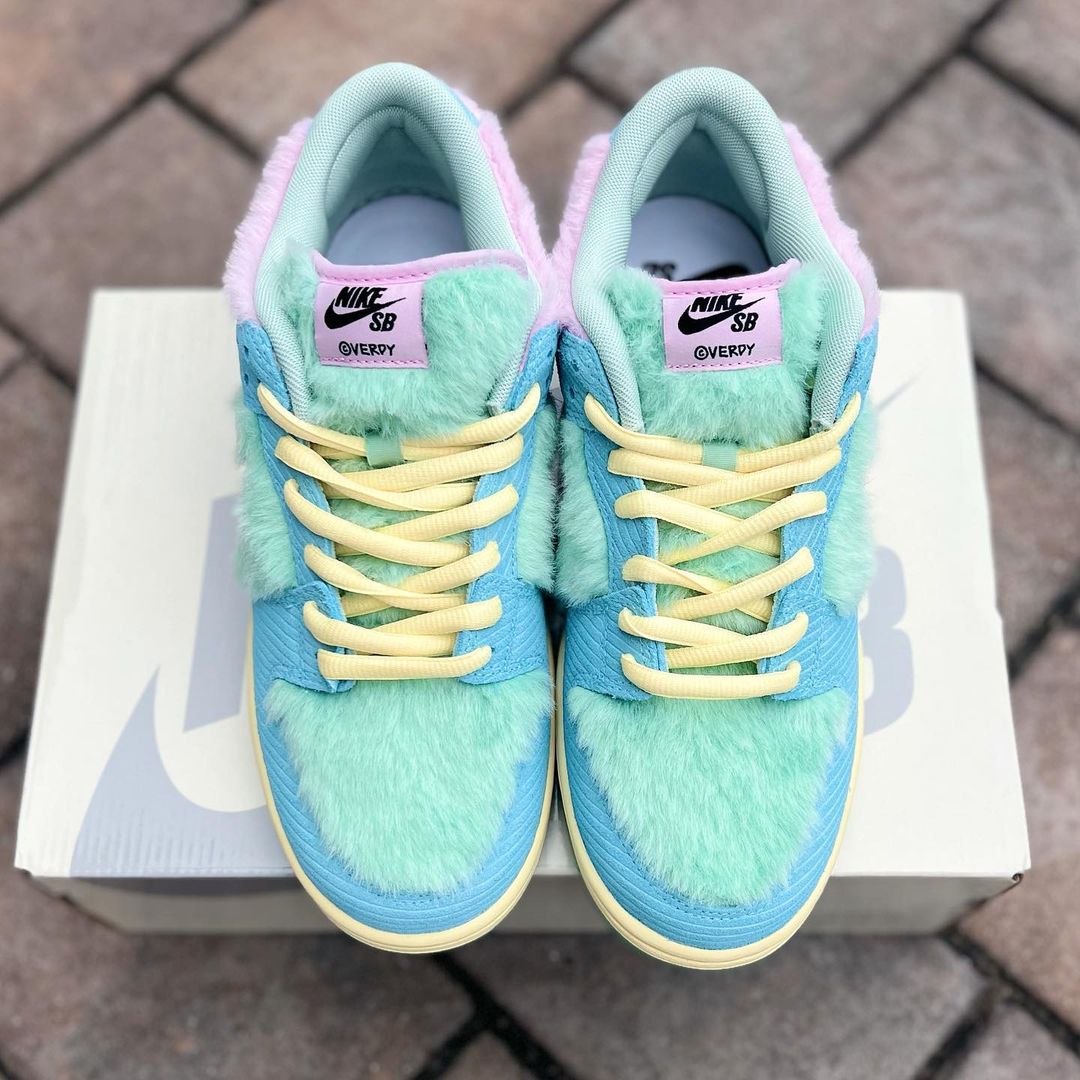 【国内 2024年 9/20 発売】VERDY × NIKE SB DUNK LOW “Visty” (ヴェルディ ナイキ SB ダンク ロー “ヴィスティ”) [FN6040-400]