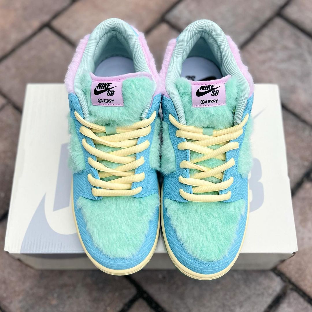 【2024年 夏 発売予定】VERDY × NIKE SB DUNK LOW “Visty” (ヴェルディ ナイキ SB ダンク ロー “ヴィスティ”) [FN6040-400]