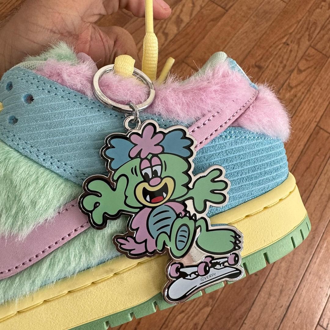 【国内 2024年 9/20 発売】VERDY × NIKE SB DUNK LOW “Visty” (ヴェルディ ナイキ SB ダンク ロー “ヴィスティ”) [FN6040-400]