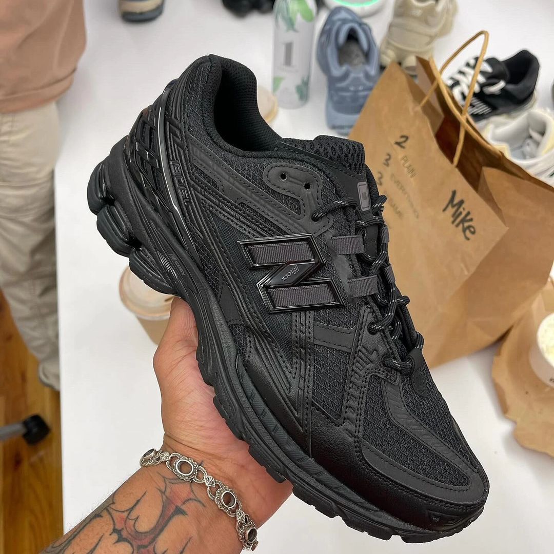 【2024年 発売予定】New Balance 1906U “Triple Black” (ニューバランス "トリプルブラック")