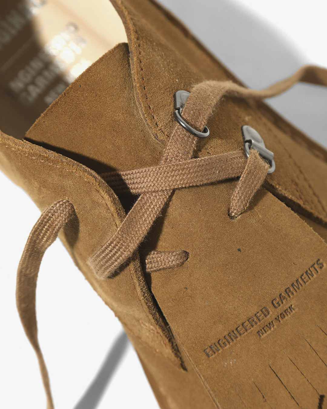 ENGINEERED GARMENTS x Clarks “DESERT KHAN”が2024年 3/15 発売 (エンジニアド ガーメンツ クラークス)