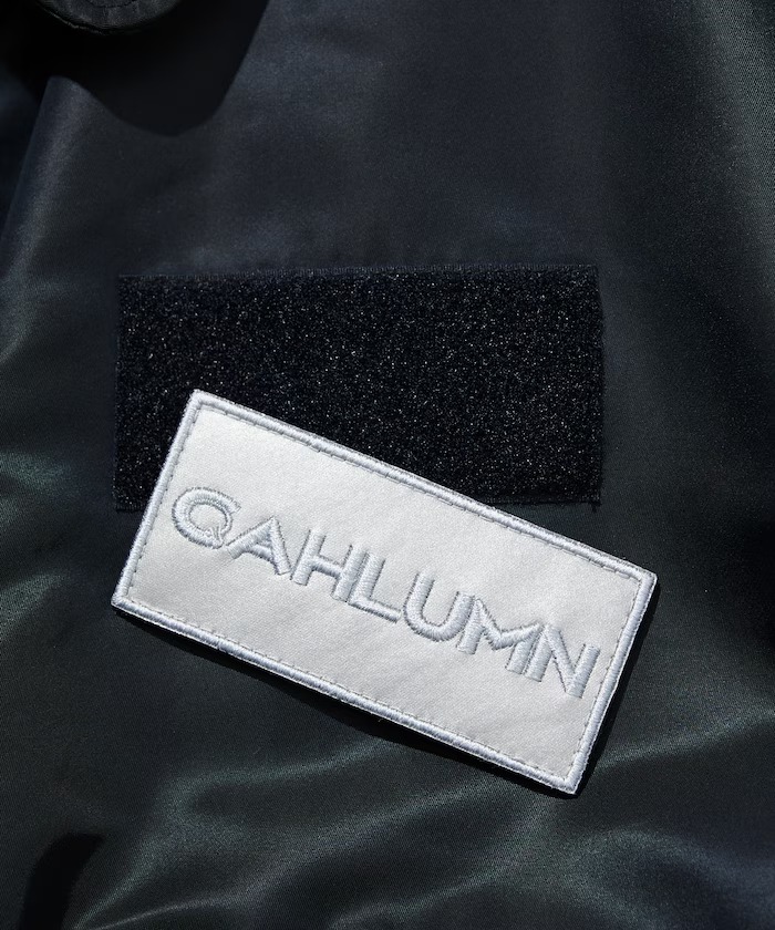 ファッションディレクター 長谷川昭雄氏ディレクション「CAHLUMN/カウラム」から”3M Reflector Patch Magazine Pocket Flight Jacket [CWU-45P]”が発売