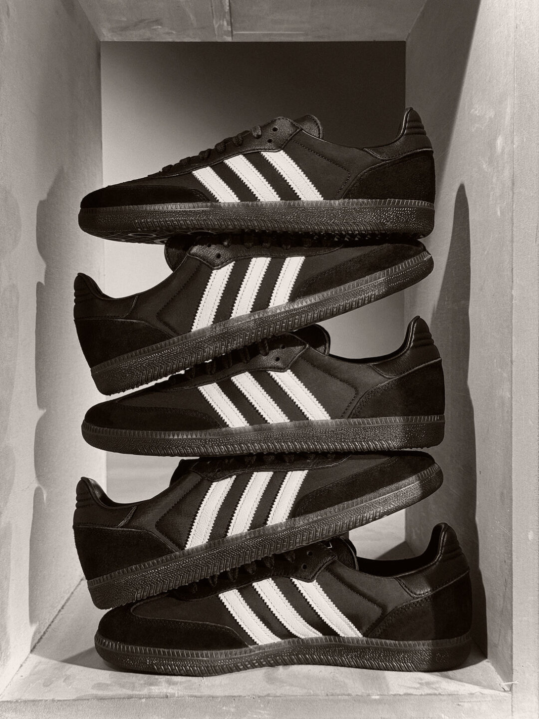 【国内 2024年 5/16 発売】DOVER STREET MARKET × adidas Originals SAMBA “Core Black/Footwear White” (ドーバーストリートマーケット アディダス オリジナルス サンバ “ブラック/ホワイト”) [IH4979]
